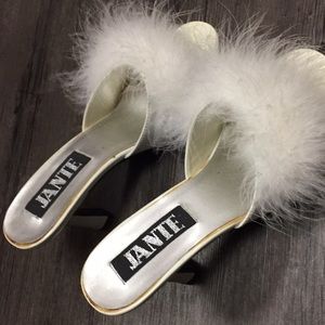 White Maribou slippers 2” size 10